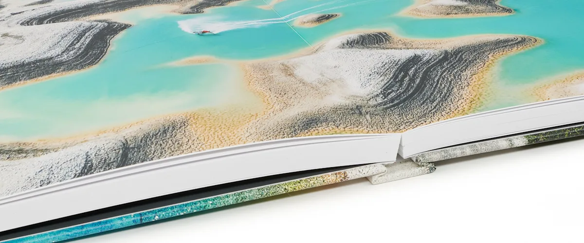 PDP | Bildband | Image Slider Section | Fotopapiere | Slide #3 Close-up of photo paper deep matt