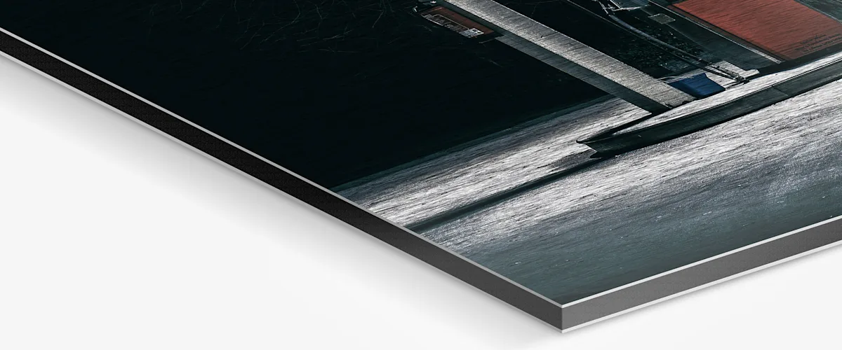 PDP | Aluminium ArtBox | Image Slider Section > Material > Direct Print On Brushed Aluminium | Media #1 Close up of the support material.