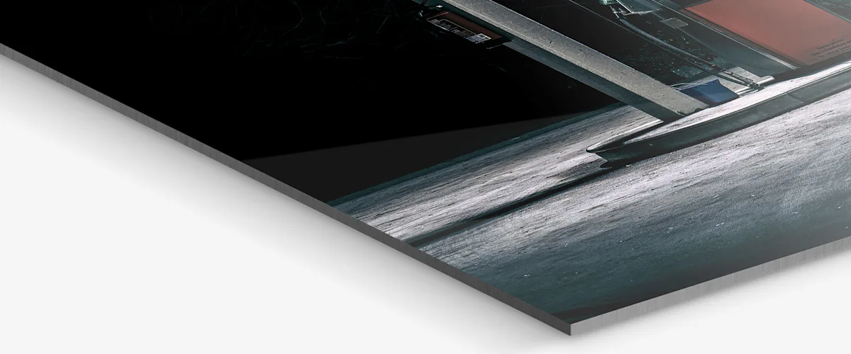 PDP | Aluminium ArtBox | Image Slider Section > Material > HD Metal Print | Media #1 Close up of the support material.