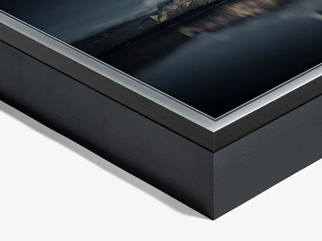 PDP | Shadow Box Frame | Product Selector Section | Media #2 Close up of a corner of a Shadow Box Frame.